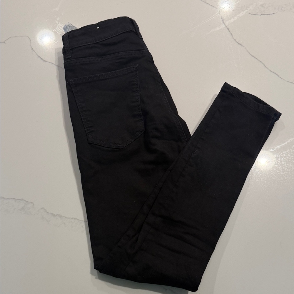 Zara Women’s Black Skinny Jeans — Slim Fit